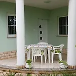 Noela פולה