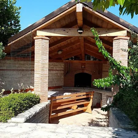 Noela פולה