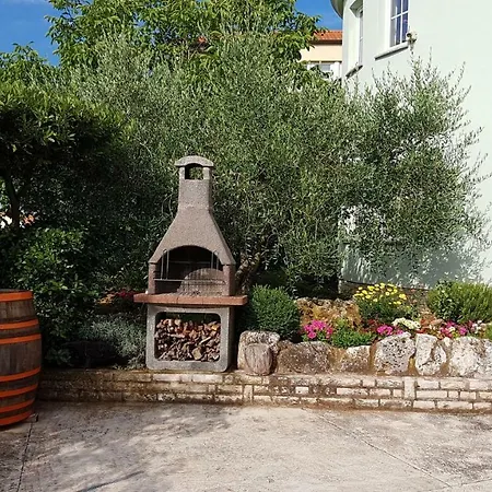 Noela פולה