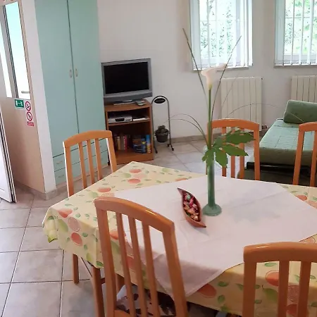 Noela Apartment *